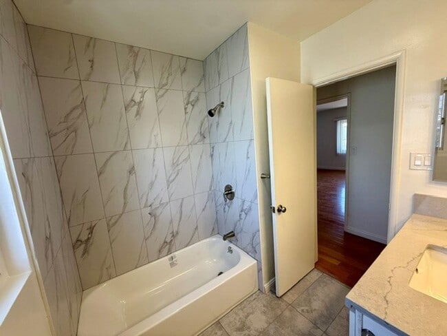 459 Orange Ave #9