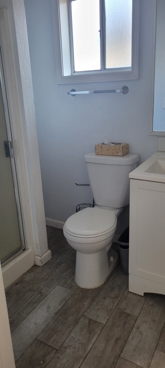 Photo - 5821 Chesbro Ave