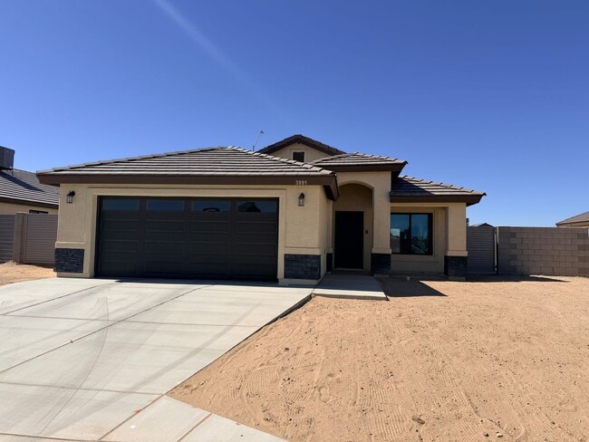 Building Photo - Fenced yard with gates. Ready for a new Occupant !! Three Bed, Two Bath