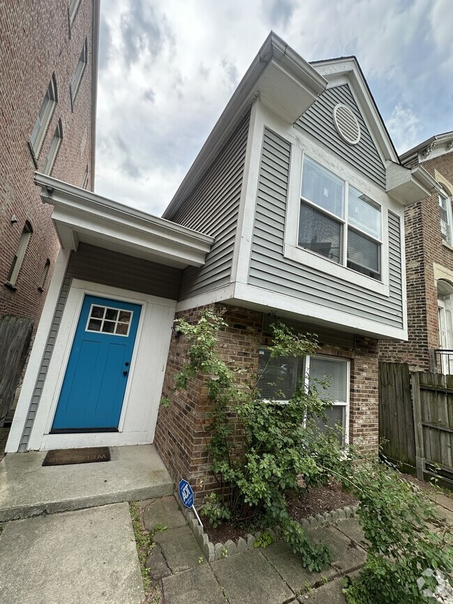 Building Photo - 1159 W 17th St Rental