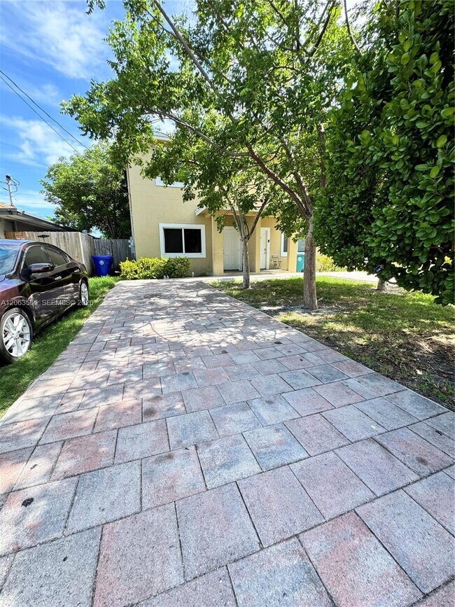 Photo - 1770 NW 55th St Unit 1