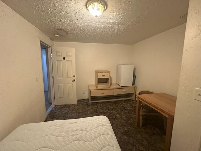 Photo - Shared Apartment For Rent Unit H