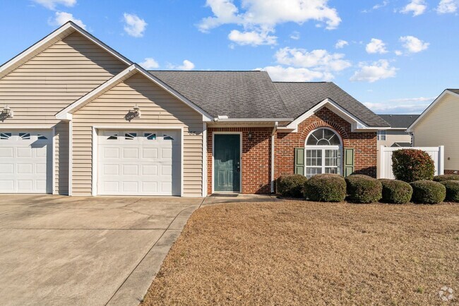 Building Photo - Newly Remodeled 2 Bedroom 2 Bath Duplex Rental