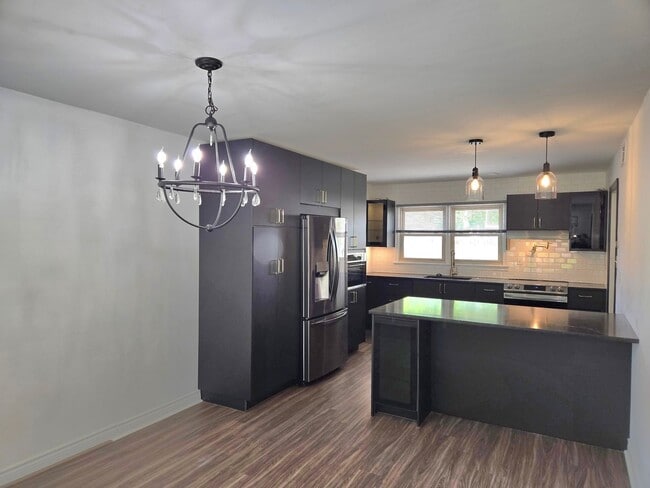 Photo - Spacious Five Bedroom