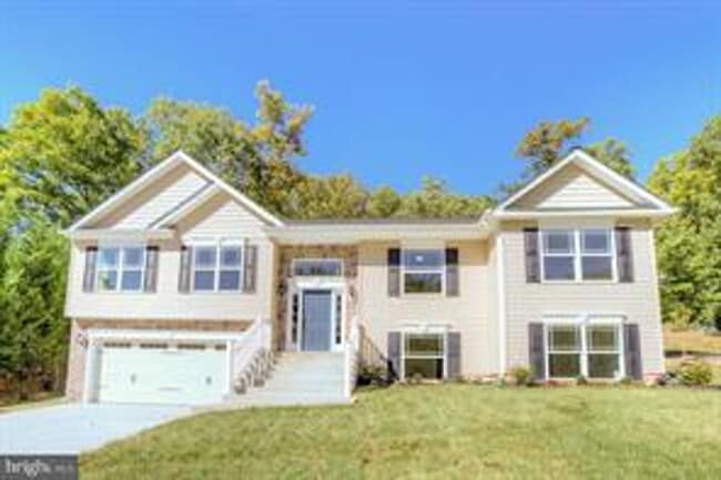 Building Photo - Sought After Aquia Harbour