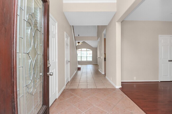 Photo - 8810 Sunforest Ln