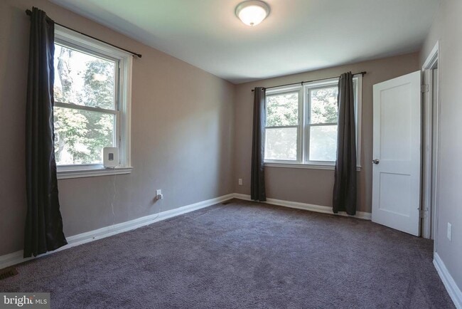 Photo - 701 St Dunstans Rd
