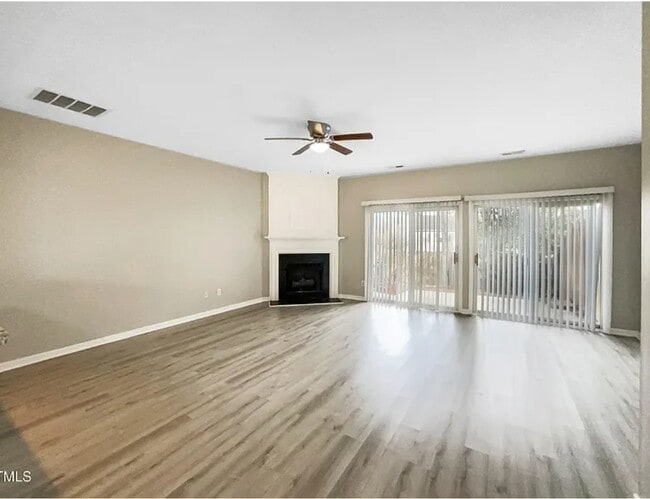 Photo - 203 Canyon Lake Cir