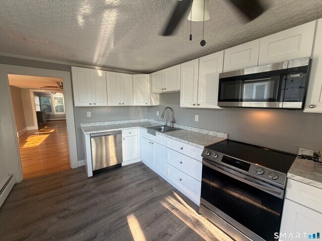 400 Main St Unit 2nd Floor