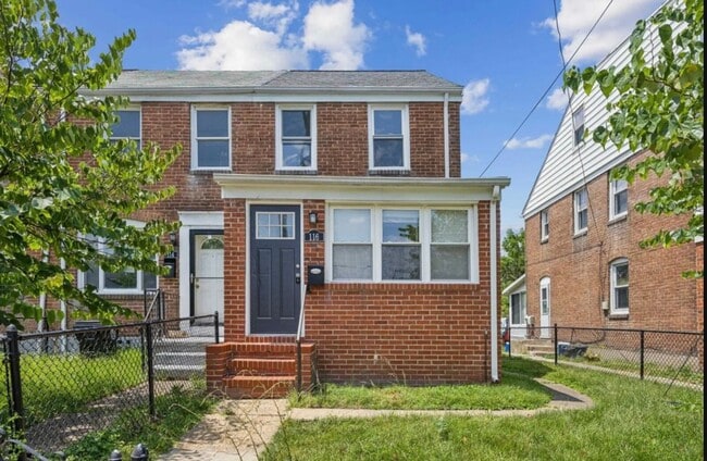 Building Photo - Fully Renovated Two-Bedroom Townhome In Du...
