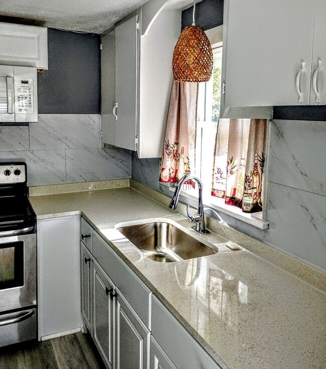 Photo - Daytona Beach Bungalow, with Guest House