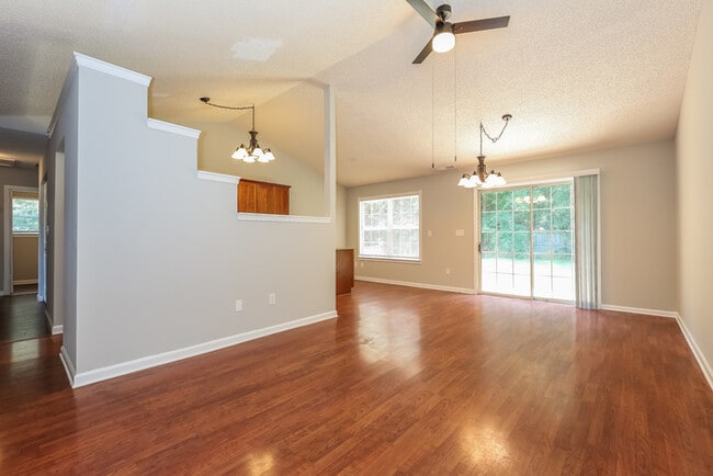 20 Black Oak Ct