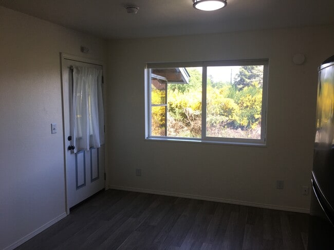 Photo - 901 Mount Olympus Ave SE Unit B