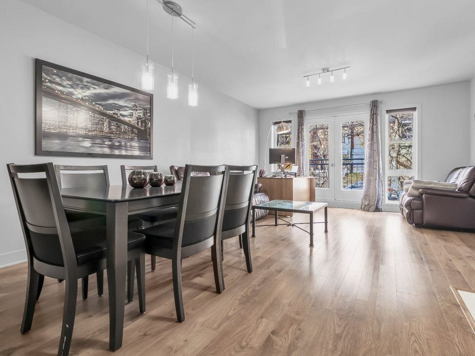 Photo - 831 S Flores St