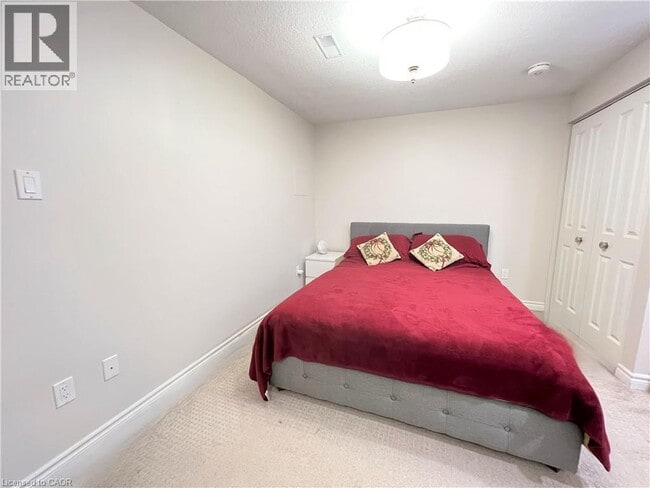 Photo - 381 Vogel Pl