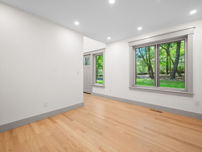 Photo - 1111 Hardscrabble Rd