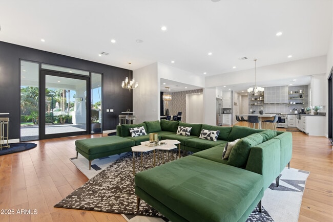 Photo - 4601 N Royal View Dr