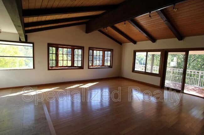 Photo - 3694 Berwick Dr