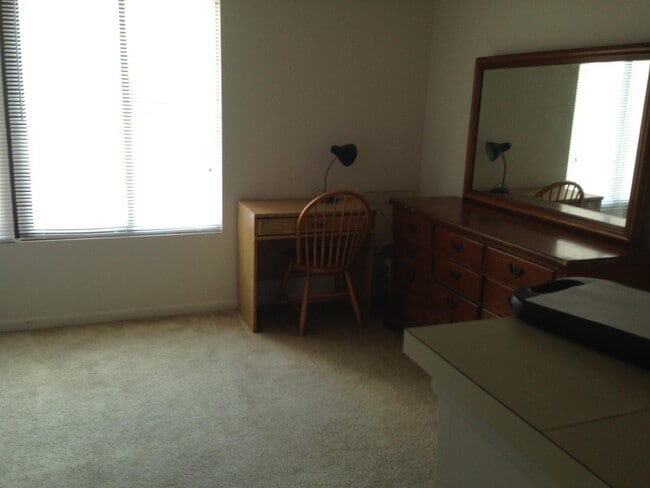 Photo - 1600 Park Cir