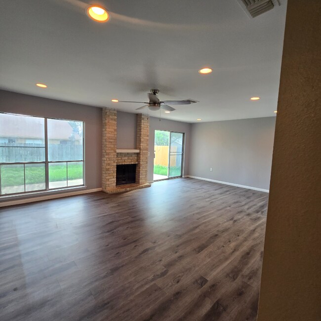 Photo - 9450 Bowen Dr