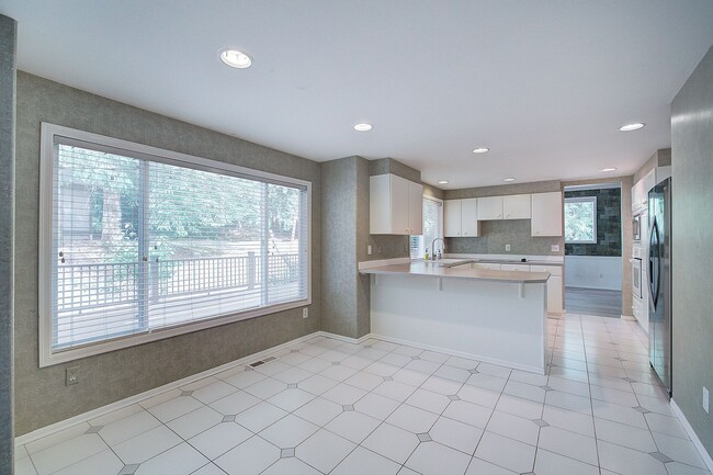 Photo - 4Bd/2.5Ba Sammamish Home