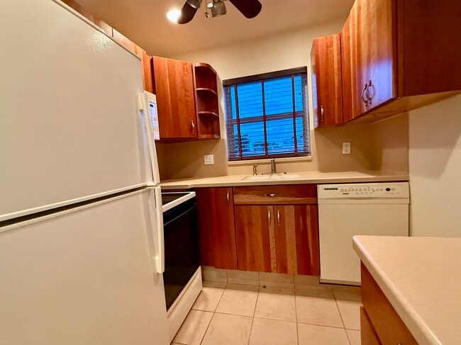 Building Photo - 22 Andover A