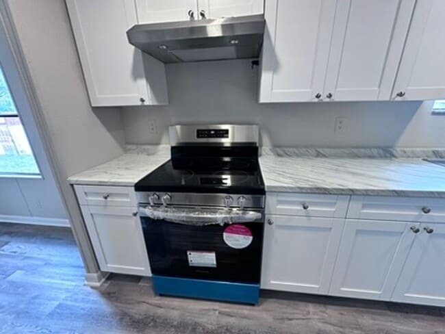 Photo - ***TWO WEEKS FREE*** Beautiful Fully Remodeled Home with Large Yard and Primary Suite Bath