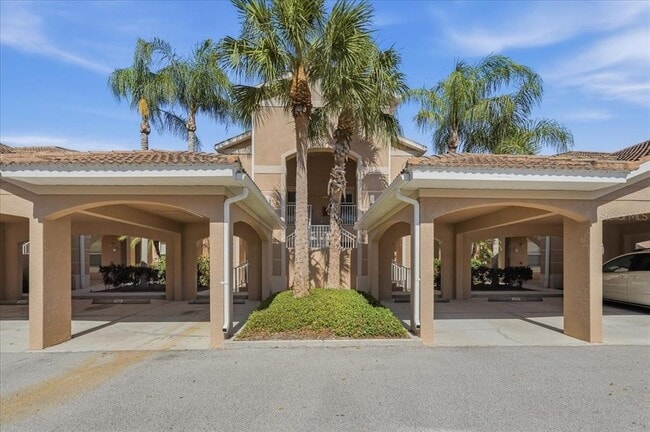 Building Photo - 819 Fairwaycove Ln Unit 204