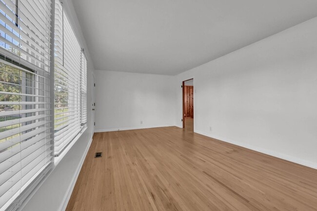 Photo - 231 Alfred Dr