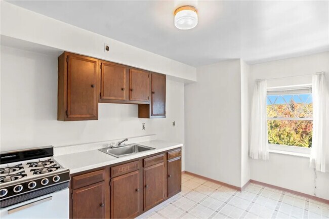 Photo - 3437 Parkview Ave Unidad s B