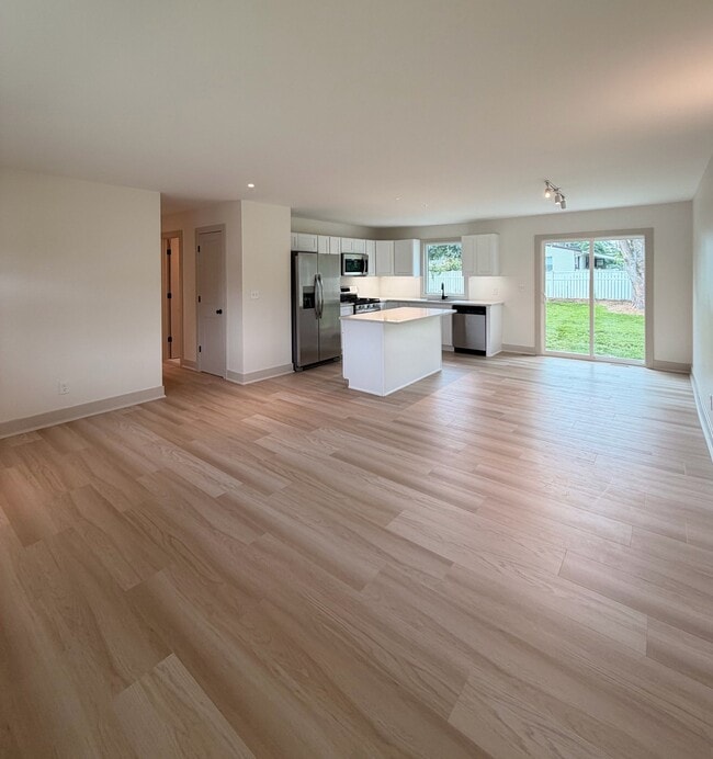 Photo - 806 Green Grove Rd
