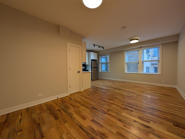 Photo - 648 W Wrightwood Ave