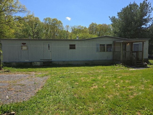 Building Photo - 2 Bedroom Mobile Home in Chambersburg – Pet Friendly with Off-Street Parking