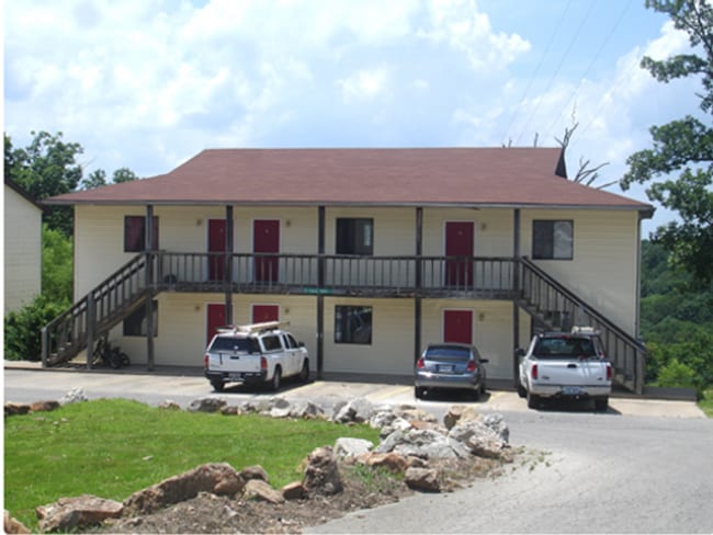 Building Photo - 2 Bedroom , 1 Bathroom Apartment! Unit 35 Osage Ridge Rd #4