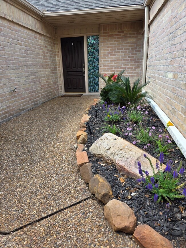 Photo - 406 Fox Briar Ln