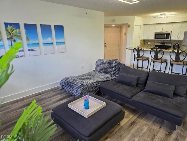 Photo - 8870 Colonnades Ct W Unidad 337