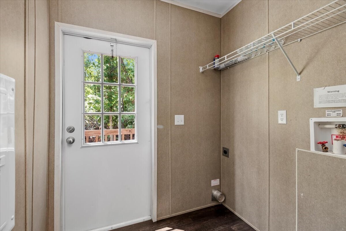 Photo - 211 Woodstock