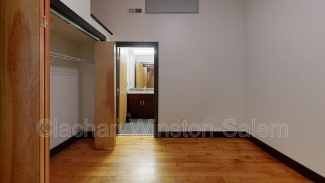 Photo - 101 E. Sixth St. Unidad 408