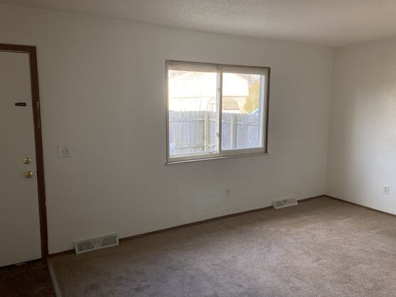 Photo - 5954 Red Oak Dr