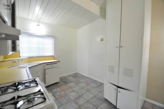 Photo - 6417.5 Whitsett