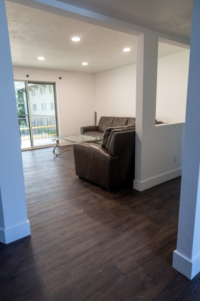 Photo - 724 W 1720 N