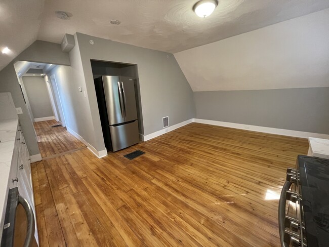 Photo - 35 Cameron Ave Unit 3