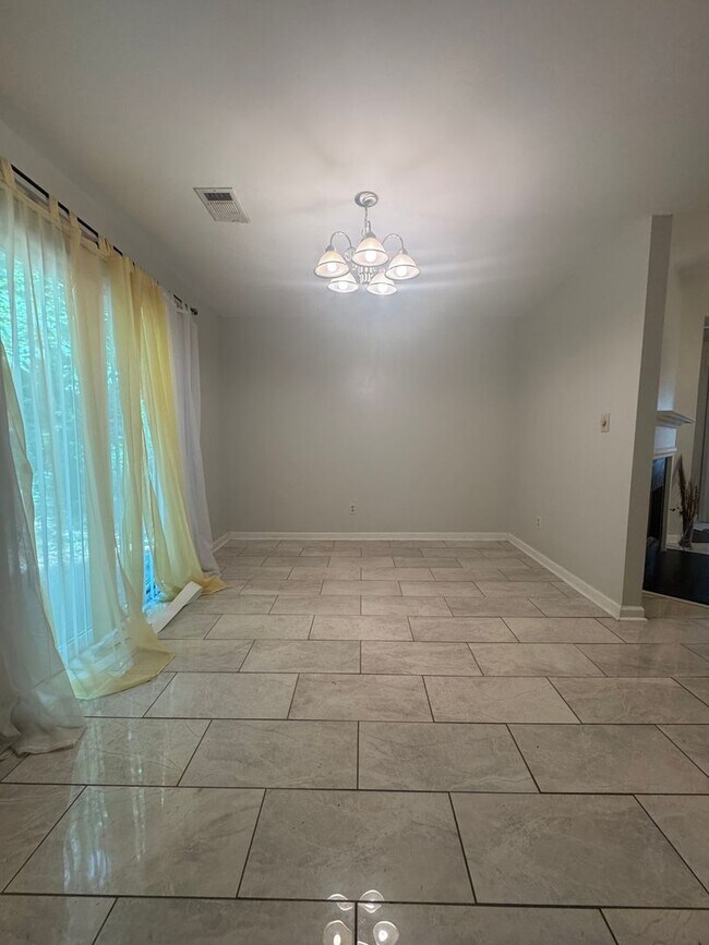 Photo - 95 Hampton Oaks Dr