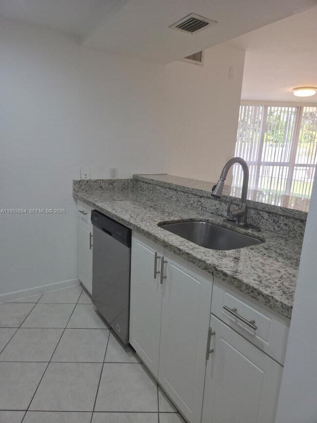 Photo - 7075 NW 186th St Unidad C104