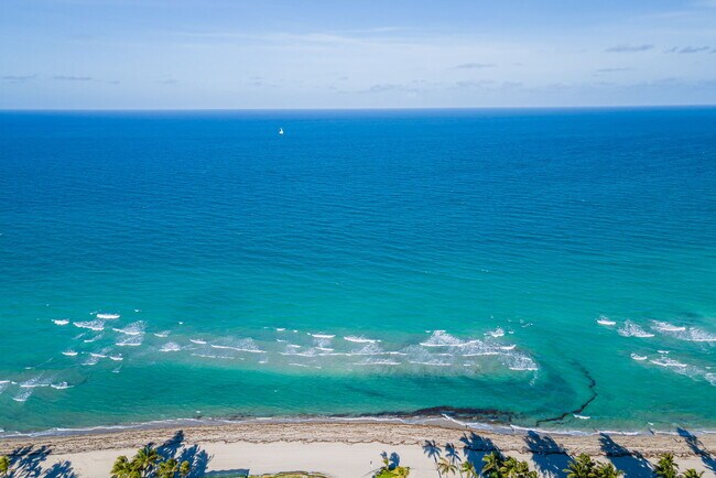 Photo - 21205 Yacht Club Dr Unit 2605