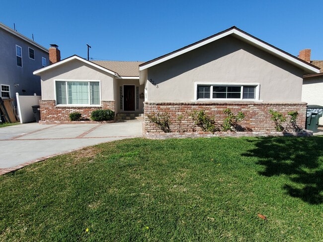 Building Photo - Spacious 3-Bedroom Single Family House with bonus room in Torrance- $4,000/month