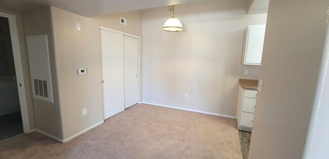 Photo - 950 Seven Hills Dr