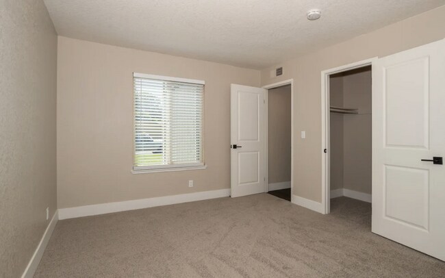 Photo - El Macero Apartments