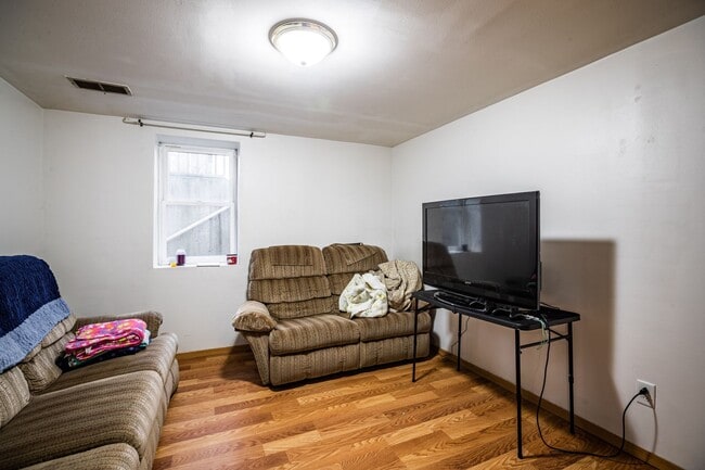 Photo - ds1940 Unit 1938