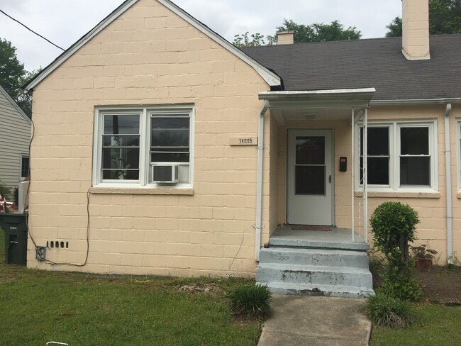 Building Photo - 1400- B Summit Ave